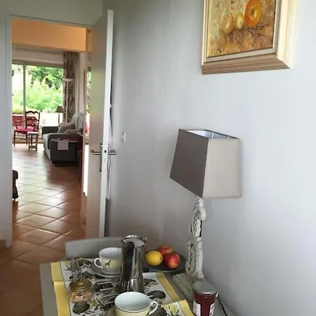 Les Collines D'estanove, Charming, Bright, Calm Place With Pool *